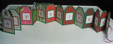 Accordion card green OPEN